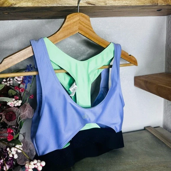 Alo Yoga Airlift Cut Out Bra • 80’s Style • Color Block • Sz M - Picture 6 of 6